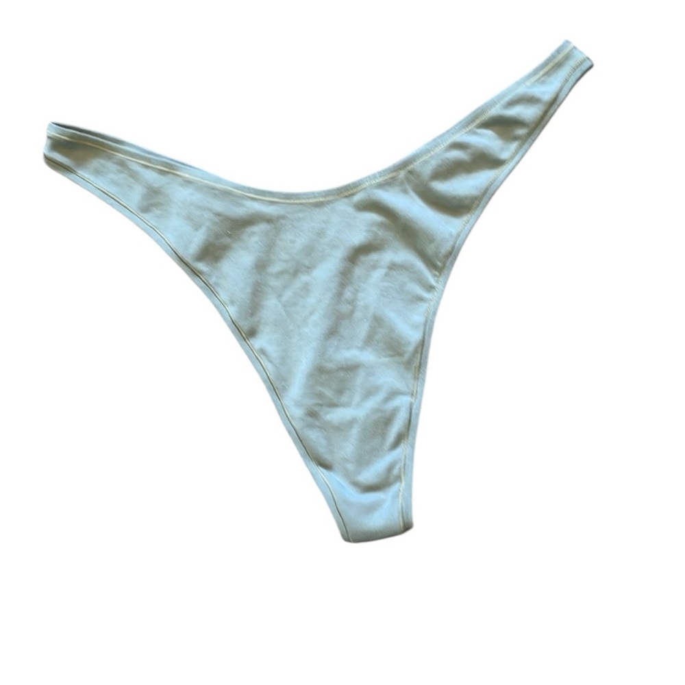 Skims Thong Panties‎